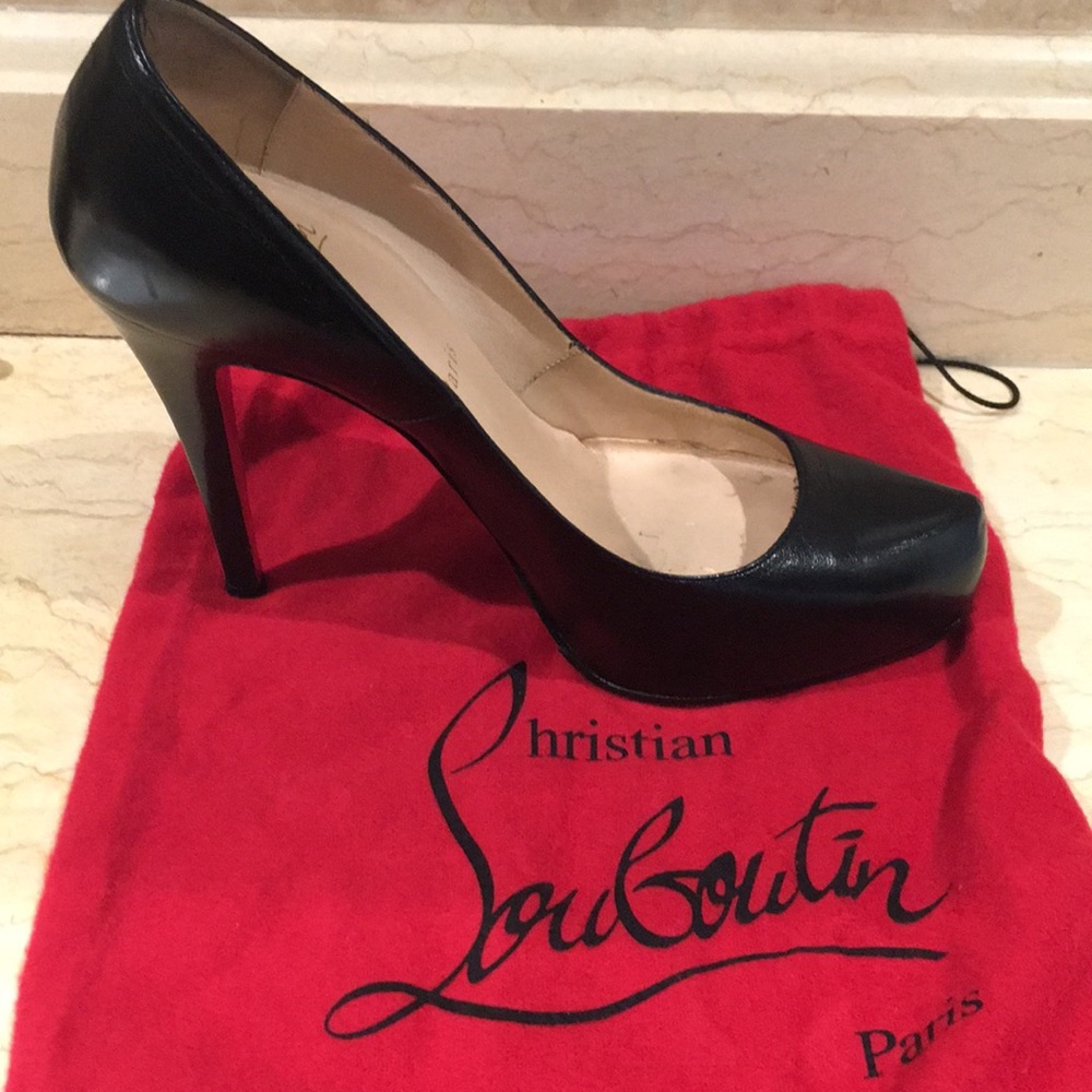 Christian Louboutin Black platform pump - Picture 7 of 8